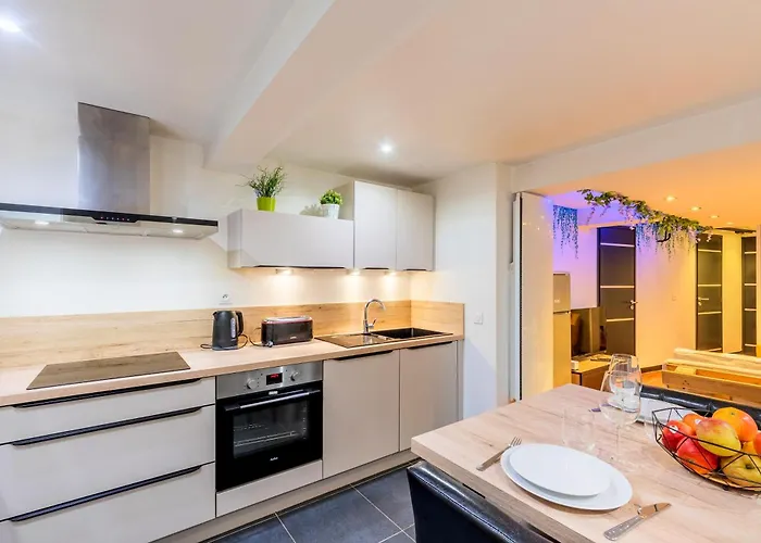 Hébergement de vacances Le Relais De La Poste 6ch 6 Sdb, 12 Pers Centre Fibre *